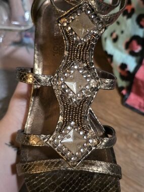Kenneth Cole Reaction Bronze Metallic Beaded T-Strap Sandal